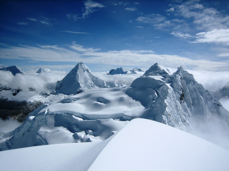 climbing nevado alpamayo