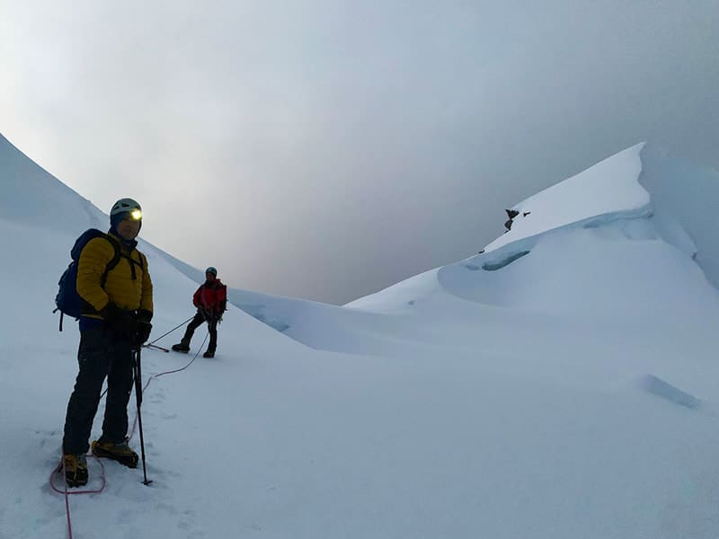 Climbing Nevado Vallunaraju